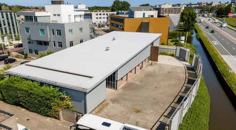 Bedrijfshal te Huur Naaldwijk 530m² Kantoor 145m²