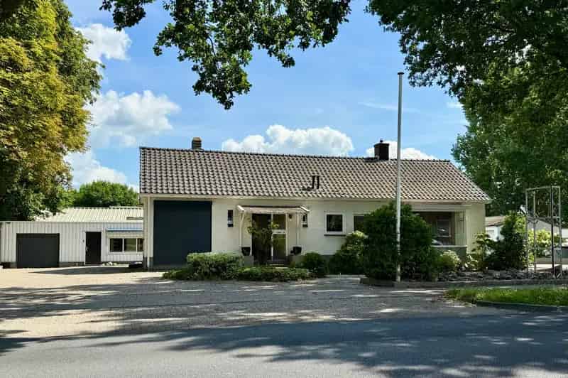 Bedrijfshal met woning te huur Veendam