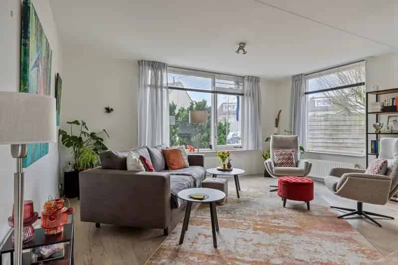 Ruime 5 Slaapkamers 2-onder-1-kapwoning Rijkerswoerd
