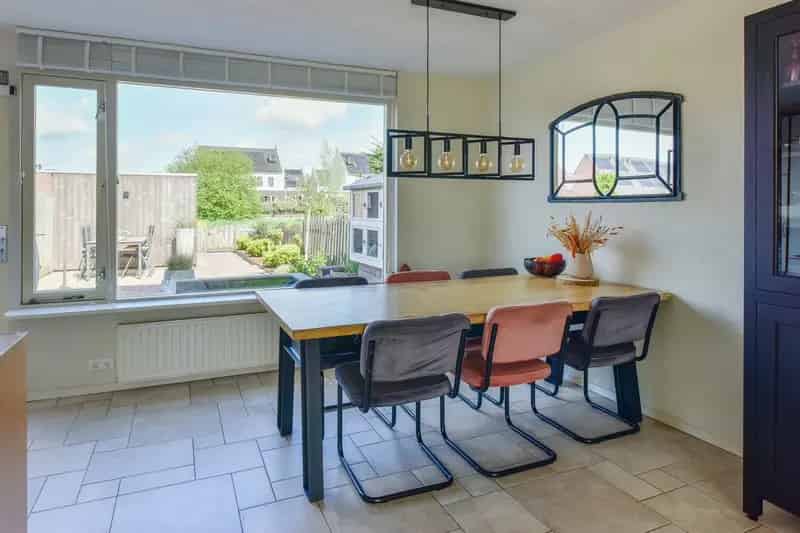 Huis te koop Wilnis 4 slaapkamers moderne badkamer ruime tuin