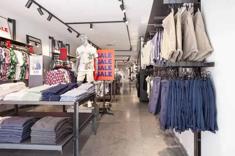 Winkel te huur Gouda Kleiweg 140m2 winkel 130m2 opslag