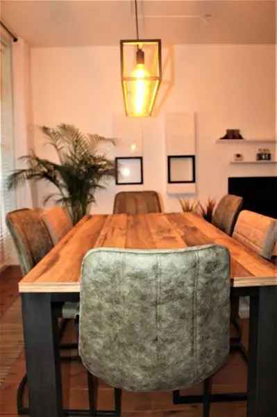 Amsterdam West: Gerenoveerd Appartement met Tuin