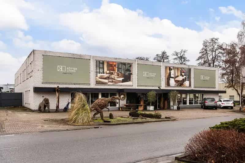 Bedrijfshal Oldenzaal te huur Showroom Kantoor Opslagruimte