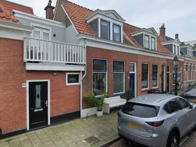 Huurwoning Den Haag: 2 Slaapkamers, Dakterras, Nabij Internationale Organisaties