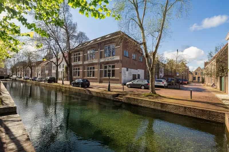 Woning A: Lichte woning met vide en berging