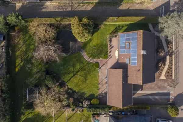 Vrijstaande woning 4 slaapkamers grote tuin 1010m2