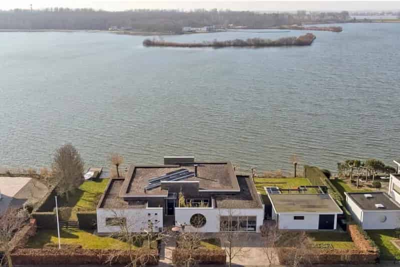 Luxe Villa Lelystad Aan Recreatieplas 3 slaapkamers 2 badkamers