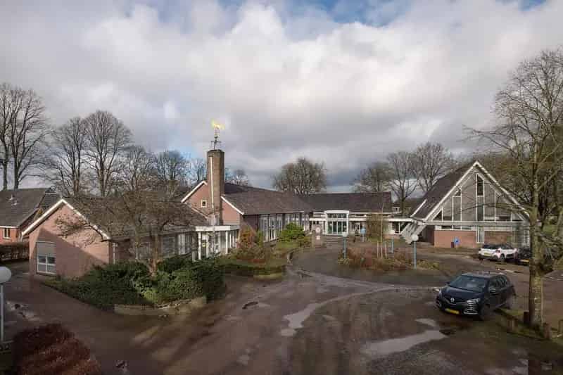 Gemeentehuis Rolde te Koop - Kantoren, Maatschappelijke Instelling, Knarrenhof