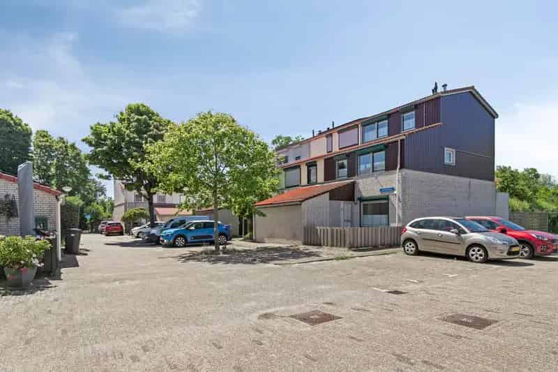 Ruime Eindwoning Delft 4 slaapkamers Zonnepanelen Tuin