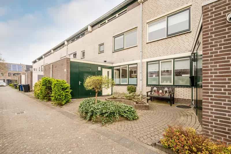 5 Kamer Dakterraswoning Almere Buiten Grote Tuin Moderne Keuken