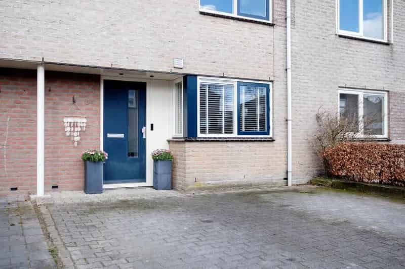 Ruime Tussenwoning Marsdijk 4 slaapkamers Nabij Scholen en Winkels