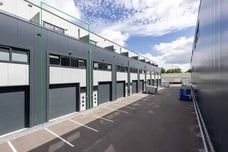 Bedrijfshal Roelofarendsveen te Huur 229m²