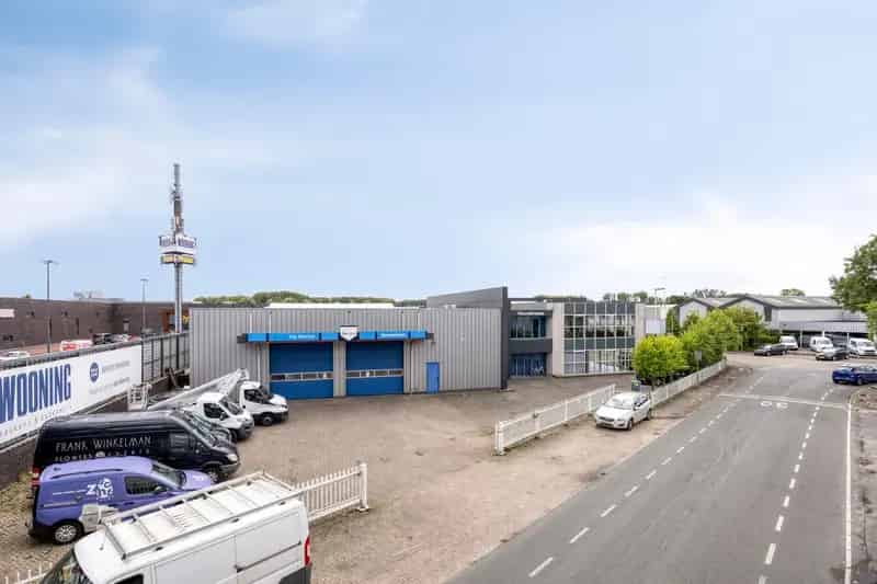 Bedrijfshal te Huur Bergschenhoek 1010m² Kantoor 270m²