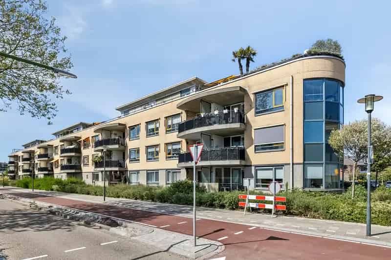 3 Kamer Appartement s Gravenland Ruime Erker Zonnig Balkon