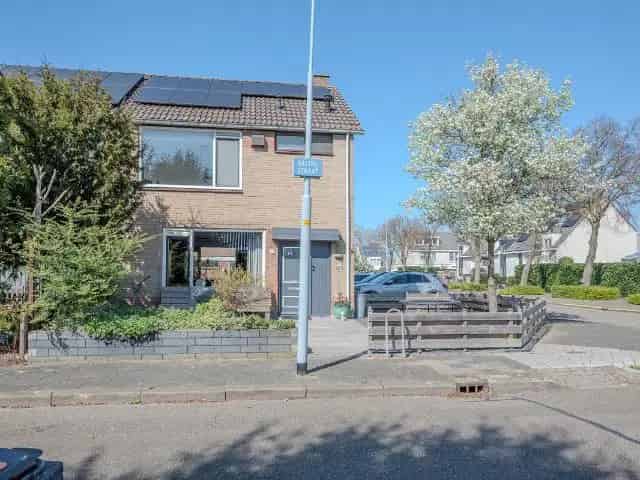Royale gezinswoning Nieuw Vennep nabij NS station