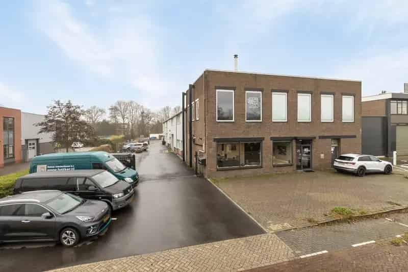Bedrijfshal te huur Sassenheim luxe kantoor bedrijfsruimte