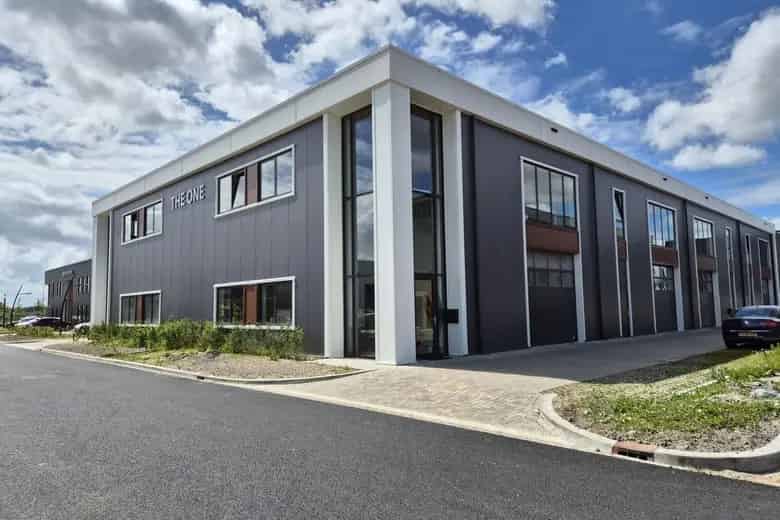 289 m2 Bedrijfsruimte te Koop in Zwaag