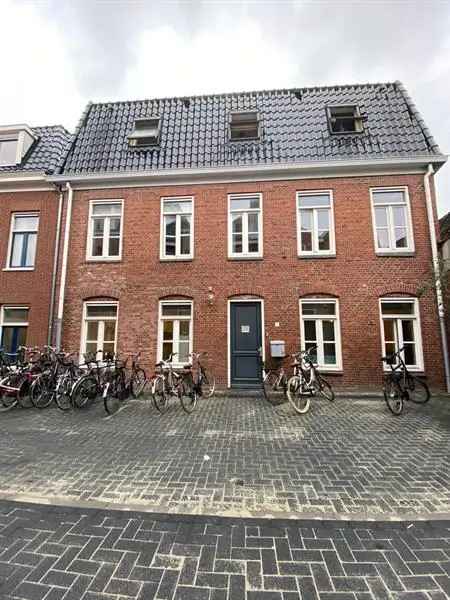 Aan de Oostersingeldwarsstraat is per medio 3