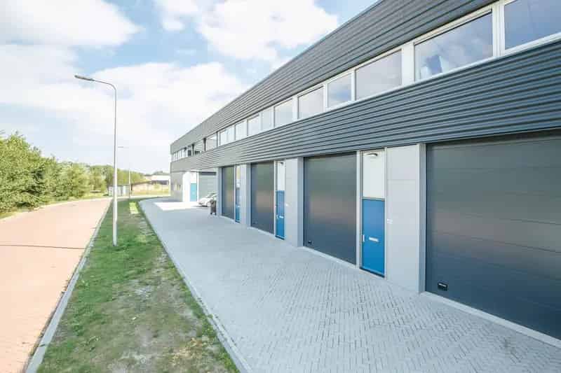 Bedrijfshal Vierpolders te koop 48m2 loods 48m2 kantoor