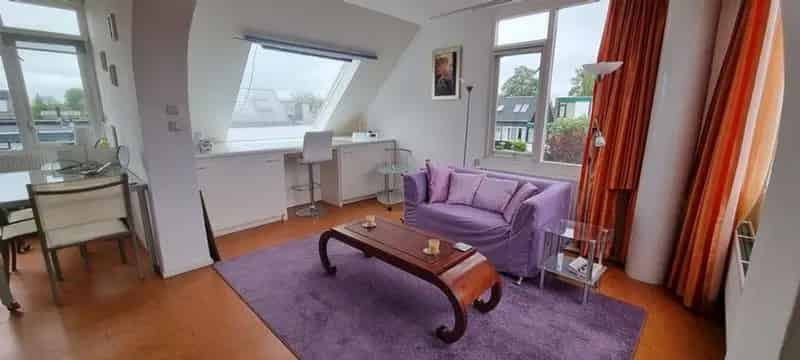 Grote Gemeubileerde Kamer met Dakterras in Wormer