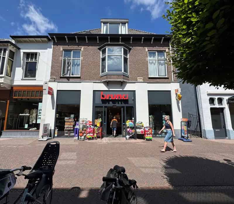 Winkel Baarn | Zoek winkels te huur: Laanstraat 32 3743 BG Baarn 