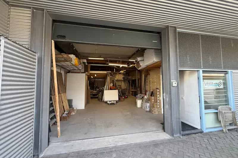 Bedrijfshal te koop Wateringen 241m²