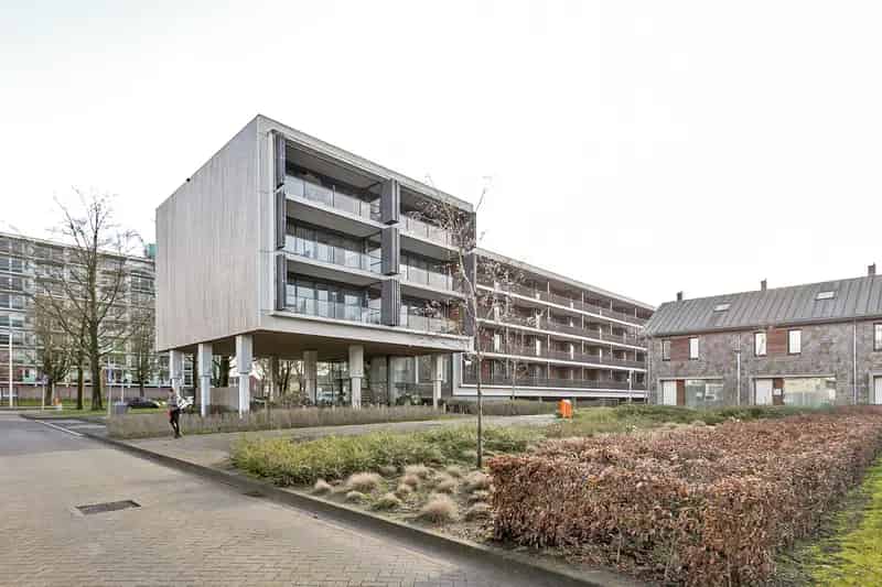 Ruim appartement 45-plussers Parkeerplaats Inclusief