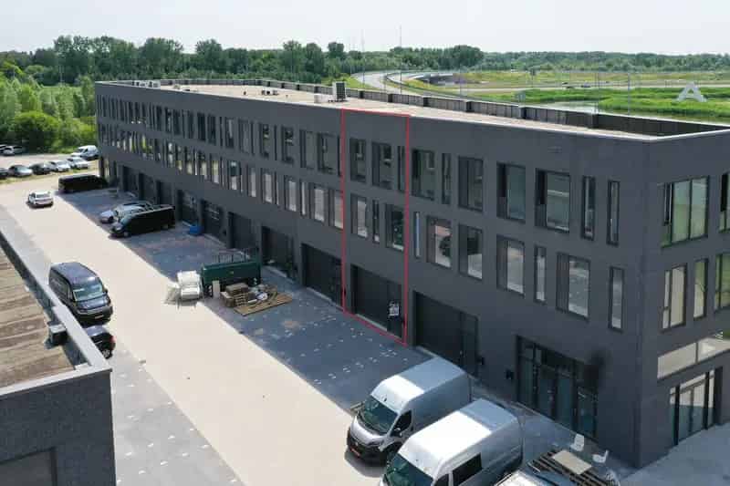 Bedrijfshal Almere Gooise Poort te koop
