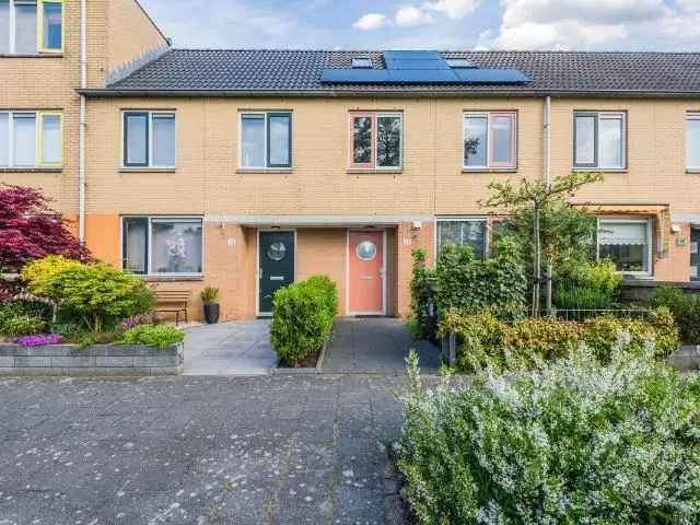 Almere Literatuurwijk: Ruime Gezinswoning te Huur