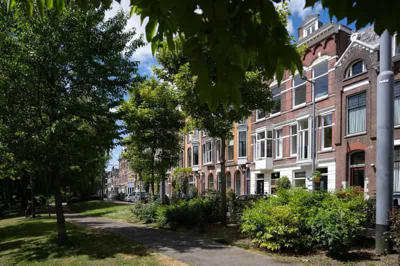 Herenhuis Provenierswijk Rotterdam 4 slaapkamers diepe tuin