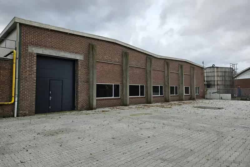 Bedrijfshal te huur Dedemsvaart 1800m2