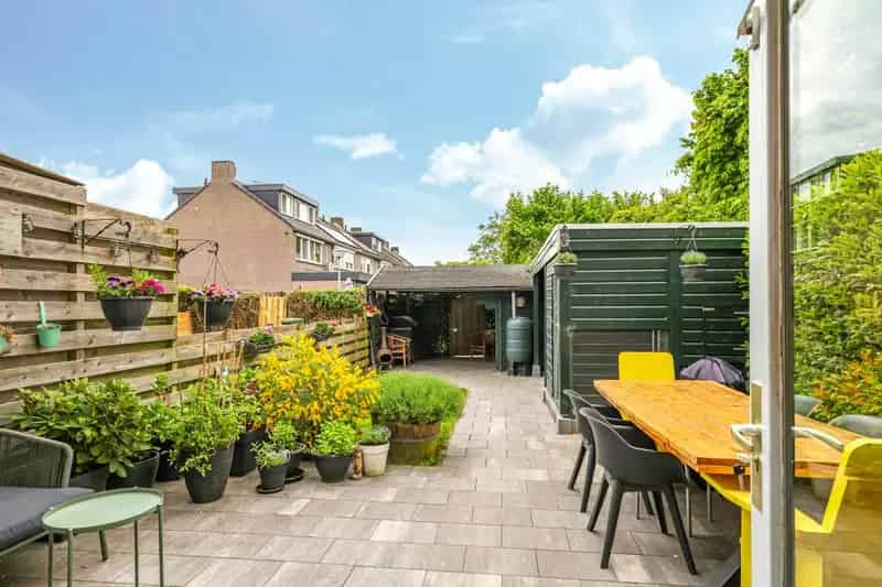 Huis te Koop Arnhem: Ruime gezinswoning 4 slaapkamers Grote Tuin