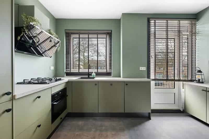 4 Kamer Bovenwoning Overschie 2 Balkons Nieuwe Keuken Badkamer