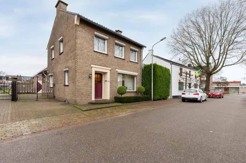 Vrijstaande woning 3 slaapkamers grote garage diepe tuin