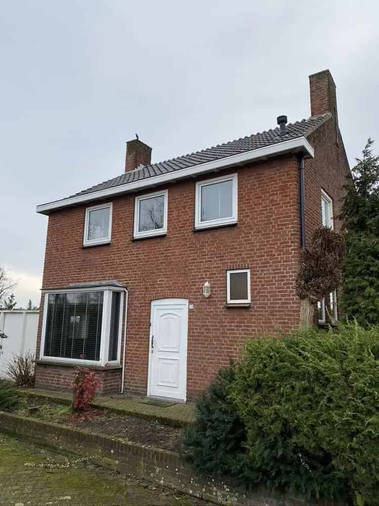 Ruime Vrijstaande Woning Hoeven Grote Tuin Instapklaar