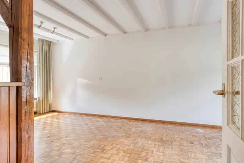 Tweekapper 3 slaapkamers Ruime tuin Grote oprit Starters