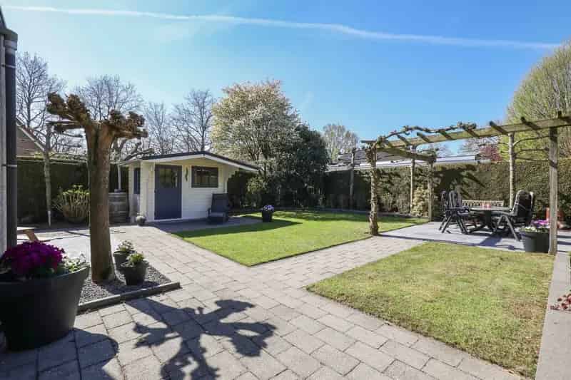 Huis te koop Hoogland 4 slaapkamers grote tuin 154m2
