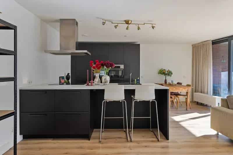 Ruim 3 Kamer Appartement Rotterdam IJsselmonde Maas Uitzicht