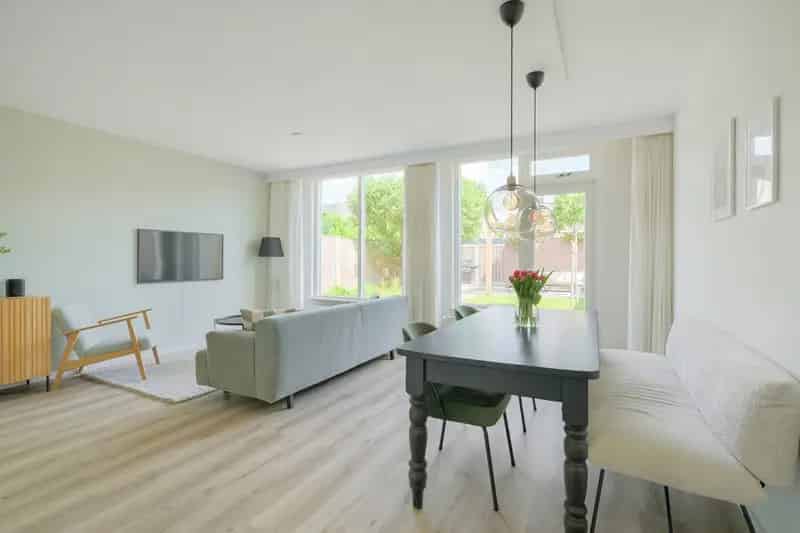 Ruime Hoekwoning Princenhage 4 slaapkamers Diepe Tuin Dakterras