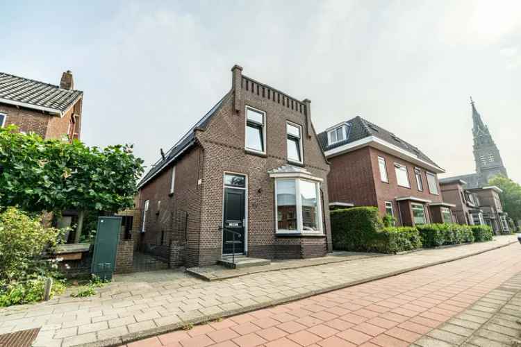 Gernoveerde Jaren 30 woning te Voorschoten 4 slaapkamers