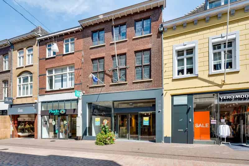 Beleggingspand Roermond 592m2 Winkelruimte Appartementen