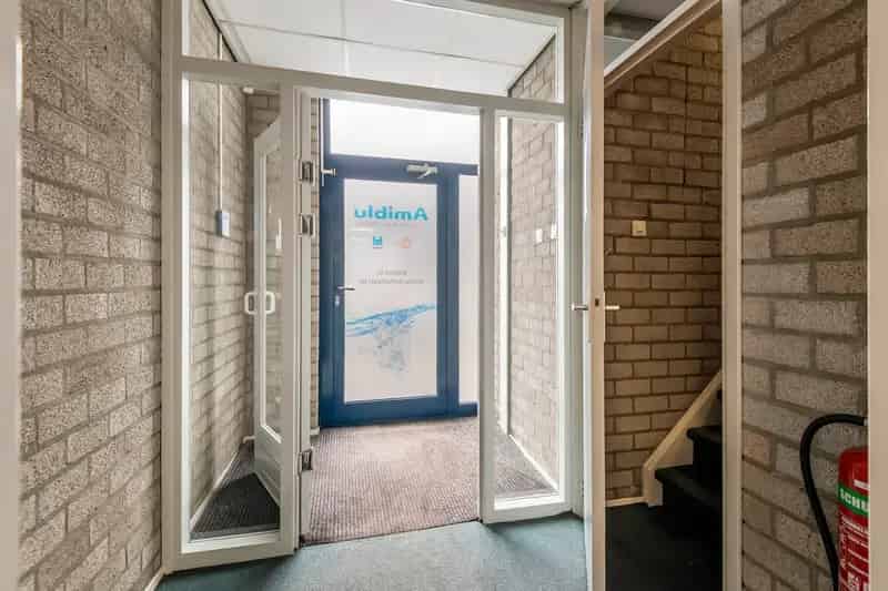 Bedrijfshal te huur Tiel 480m² Kantoor 370m²