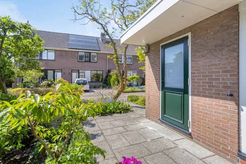 Huis te koop Pijnacker 4 slaapkamers grote tuin