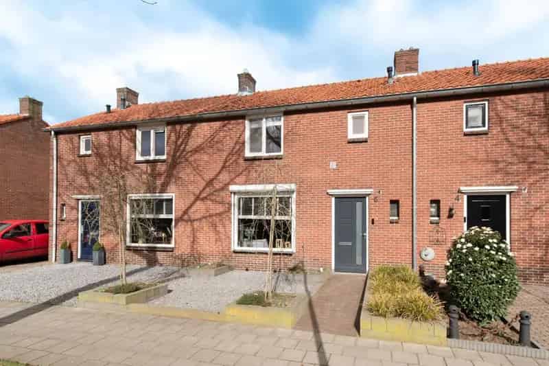 Instapklare Tussenwoning Rijssen 3 Slaapkamers Ruime Berging