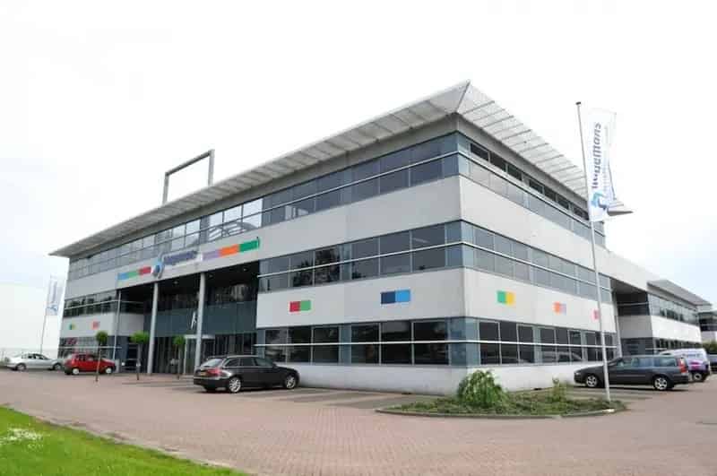Kantoorruimte Bijsterhuizen Wijchen: Moderne ruimtes met parkeerplaatsen