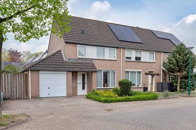 Huis te koop Beethovenstraat Sint Oedenrode: Ruime gezinswoning met 4 slaapkamers