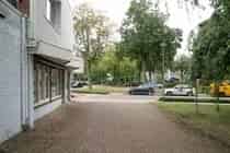200m2 Kantoorruimte met Bovenwoning te Koop Urmond