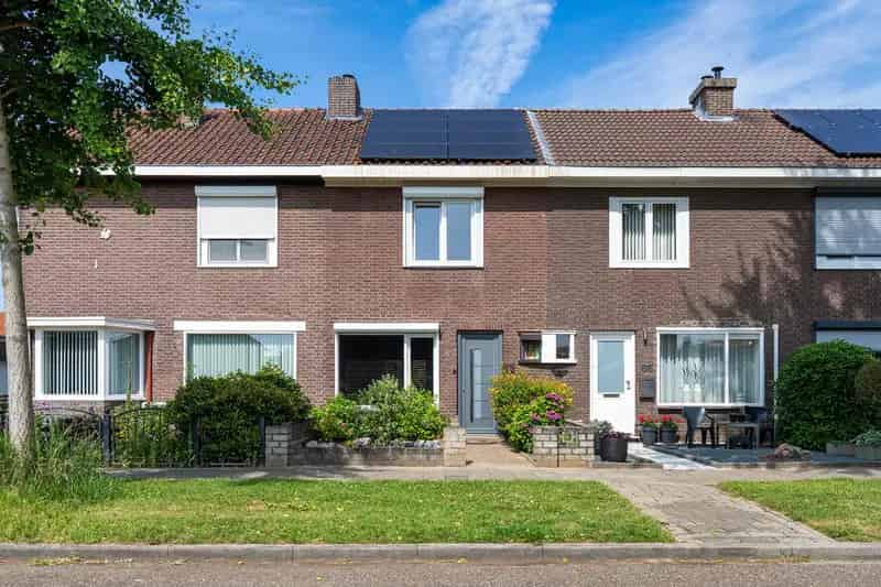Moderne Tussenwoning Geleen - 3 Slaapkamers - Starterswoning