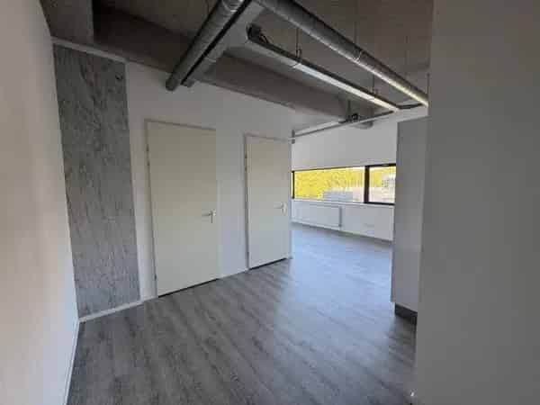 Appartement Stationsweg Dordrecht: Moderne Loft in Monumentaal Pand