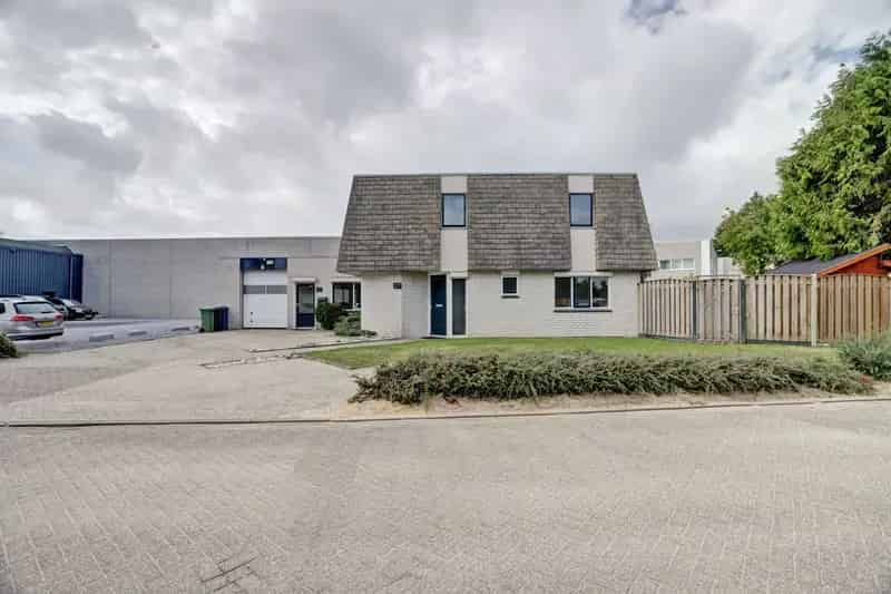 Kantoor Nuenen | Zoek kantoren te koop: De Pinckart 25-27 5674 CB Nuenen 